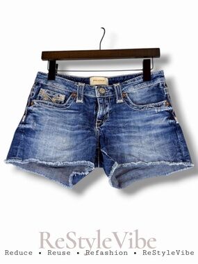 BIG STAR Women’s Size 26 Shorts Denim Jean Liv Style Stretch Low Rise 3” Inseam